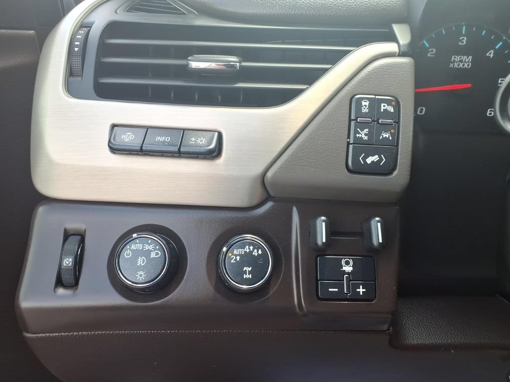 Used 2019 GMC Yukon Denali w/ Denali Ultimate Package AWD/4WD image 11