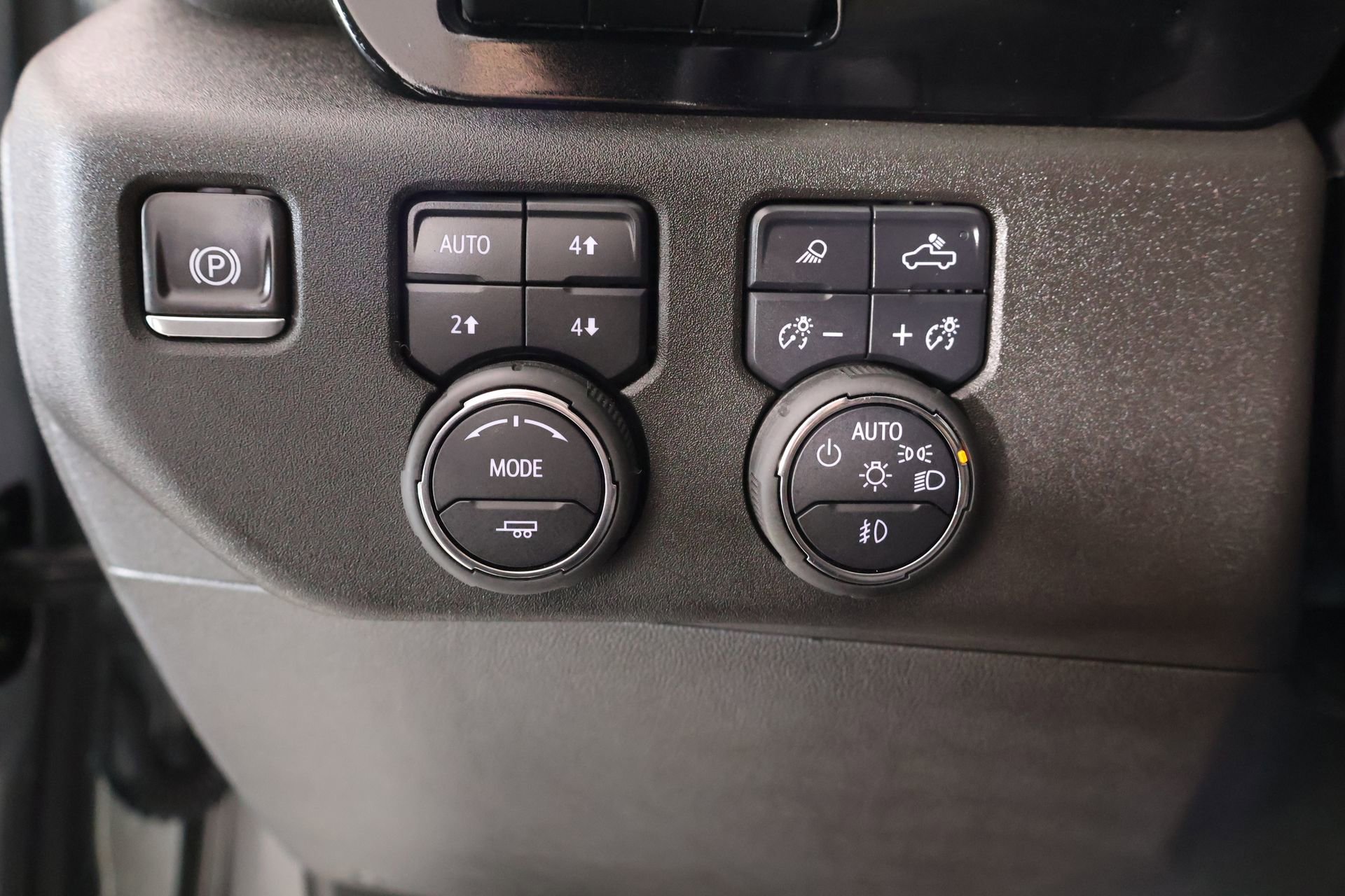 Used 2025 Chevrolet Silverado 2500 High Country w/ High Country Premium Package AWD/4WD image 8