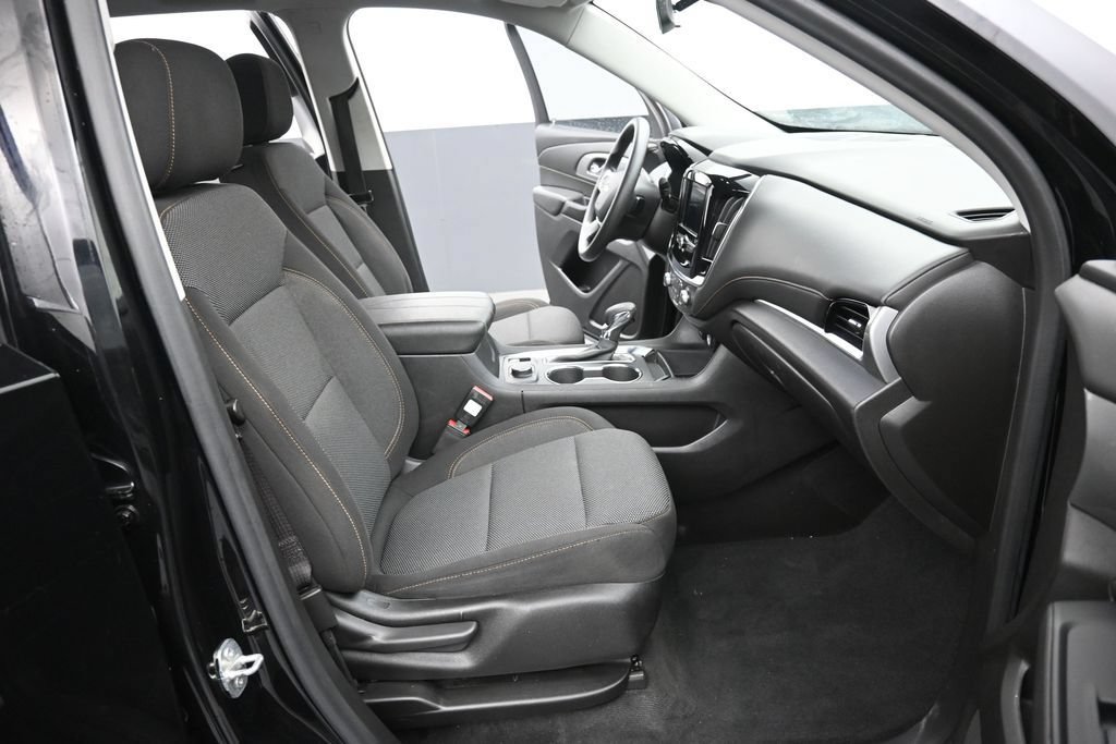 Used 2021 Chevrolet Traverse LS FWD image 14