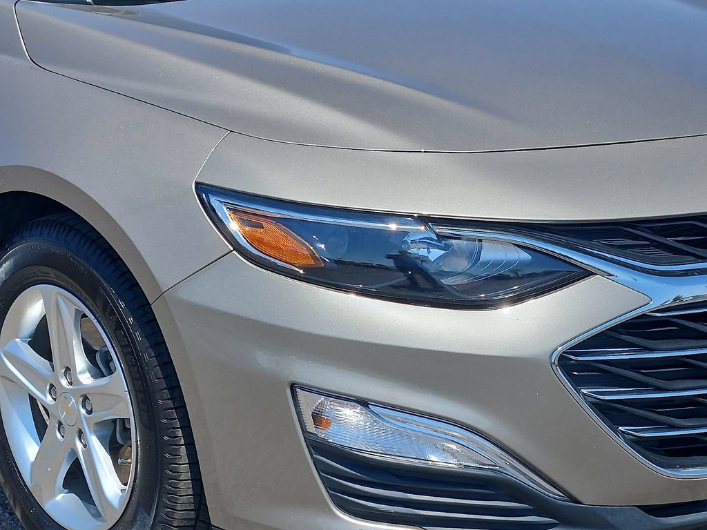 Used 2022 Chevrolet Malibu LS w/ Driver Confidence Package FWD image 8