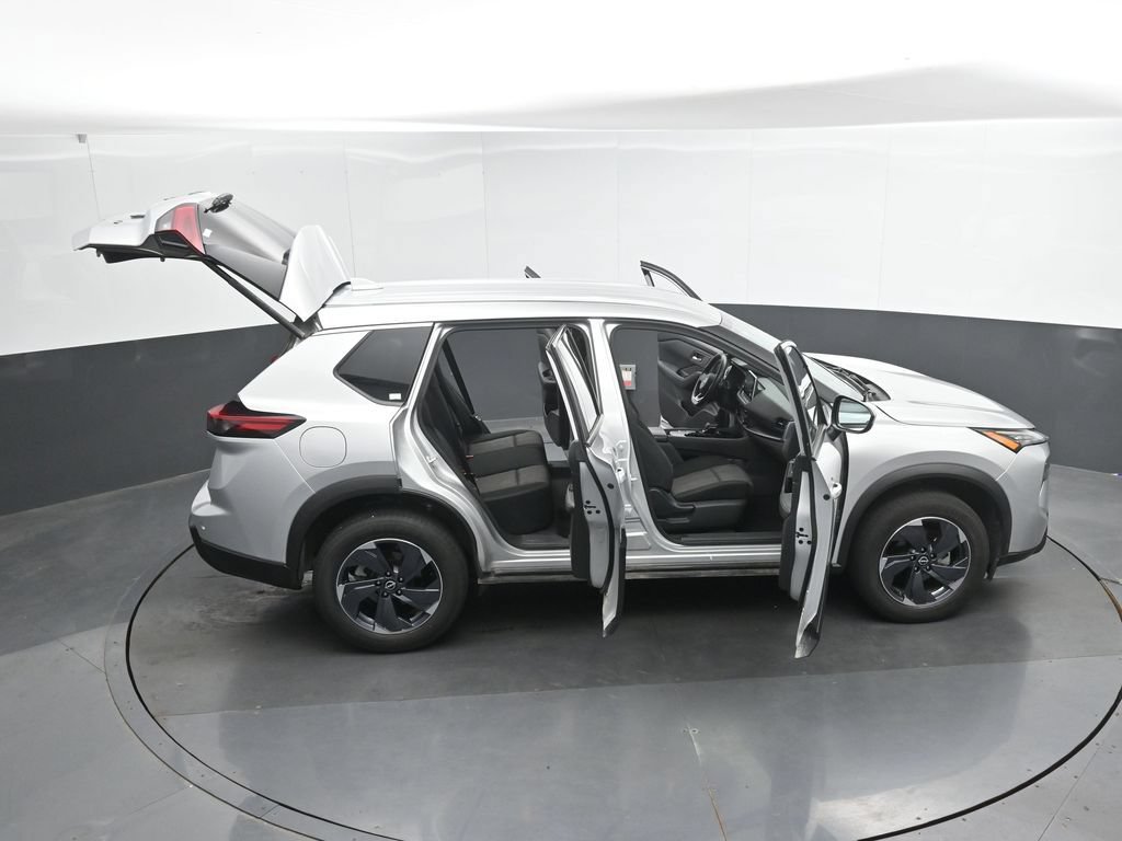 Used 2024 Nissan Rogue SV FWD image 50
