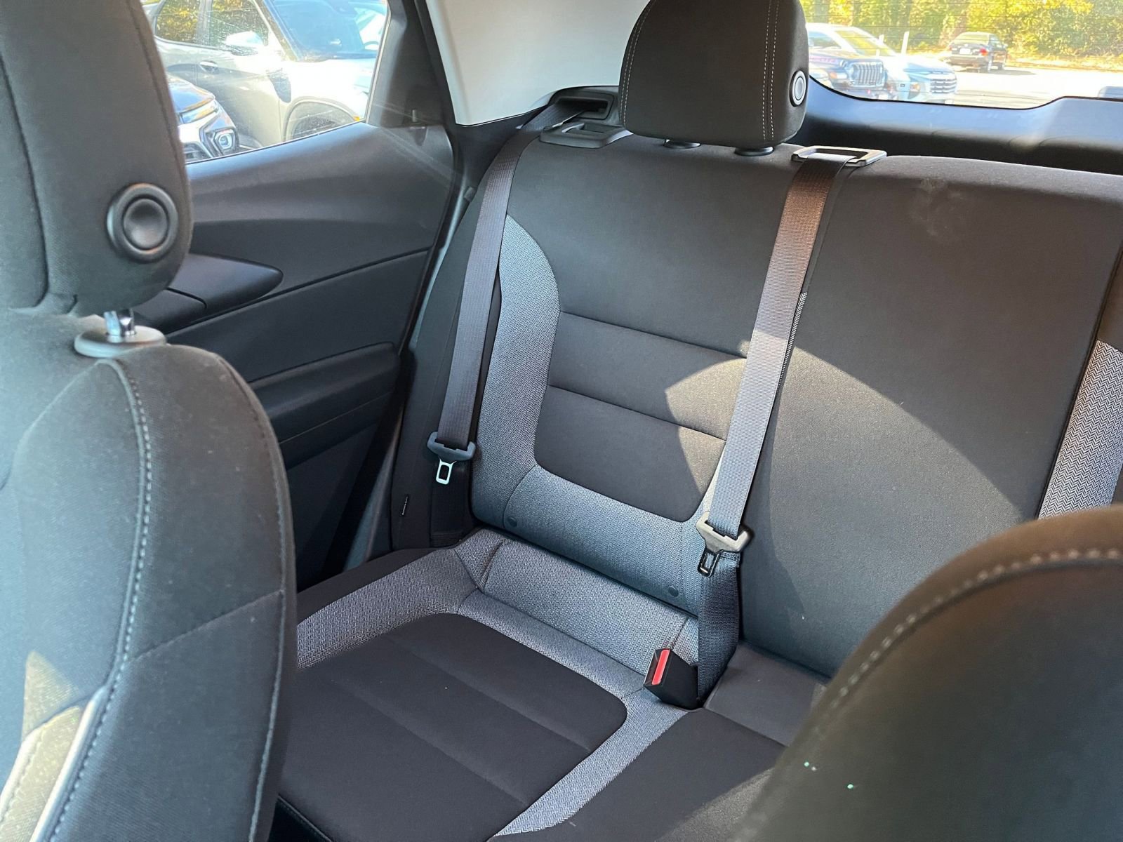 Used 2025 Chevrolet TrailBlazer LT image 35