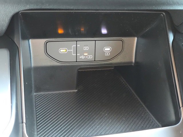 Used 2025 Kia Sorento LX image 15