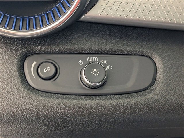 Certified 2025 Chevrolet Trax LT w/ LT Convenience Package image 14