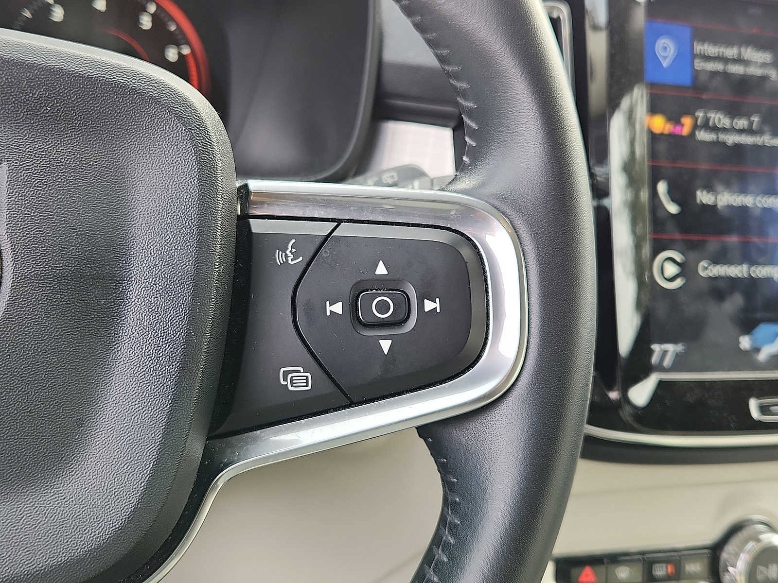 Used 2019 Volvo XC40 T5 Momentum image 21