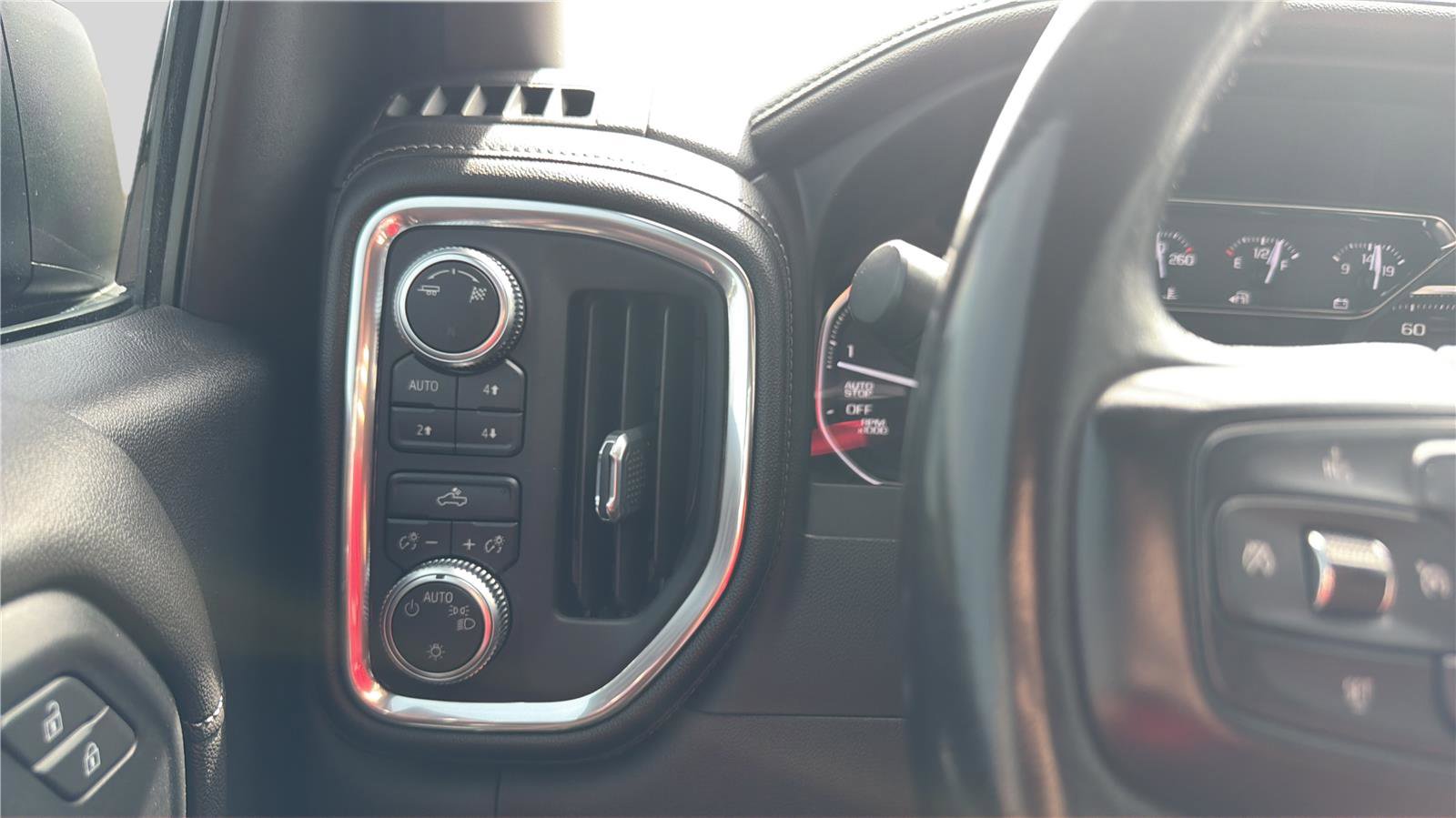 Used 2019 GMC Sierra 1500 SLE w/ SLE Value Package AWD/4WD image 14