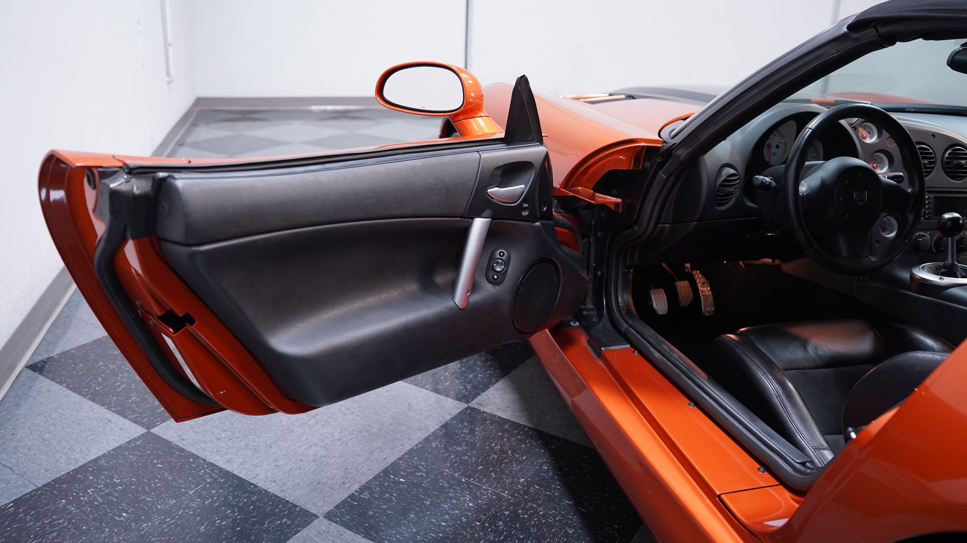 Used 2010 Dodge Viper SRT-10 image 31