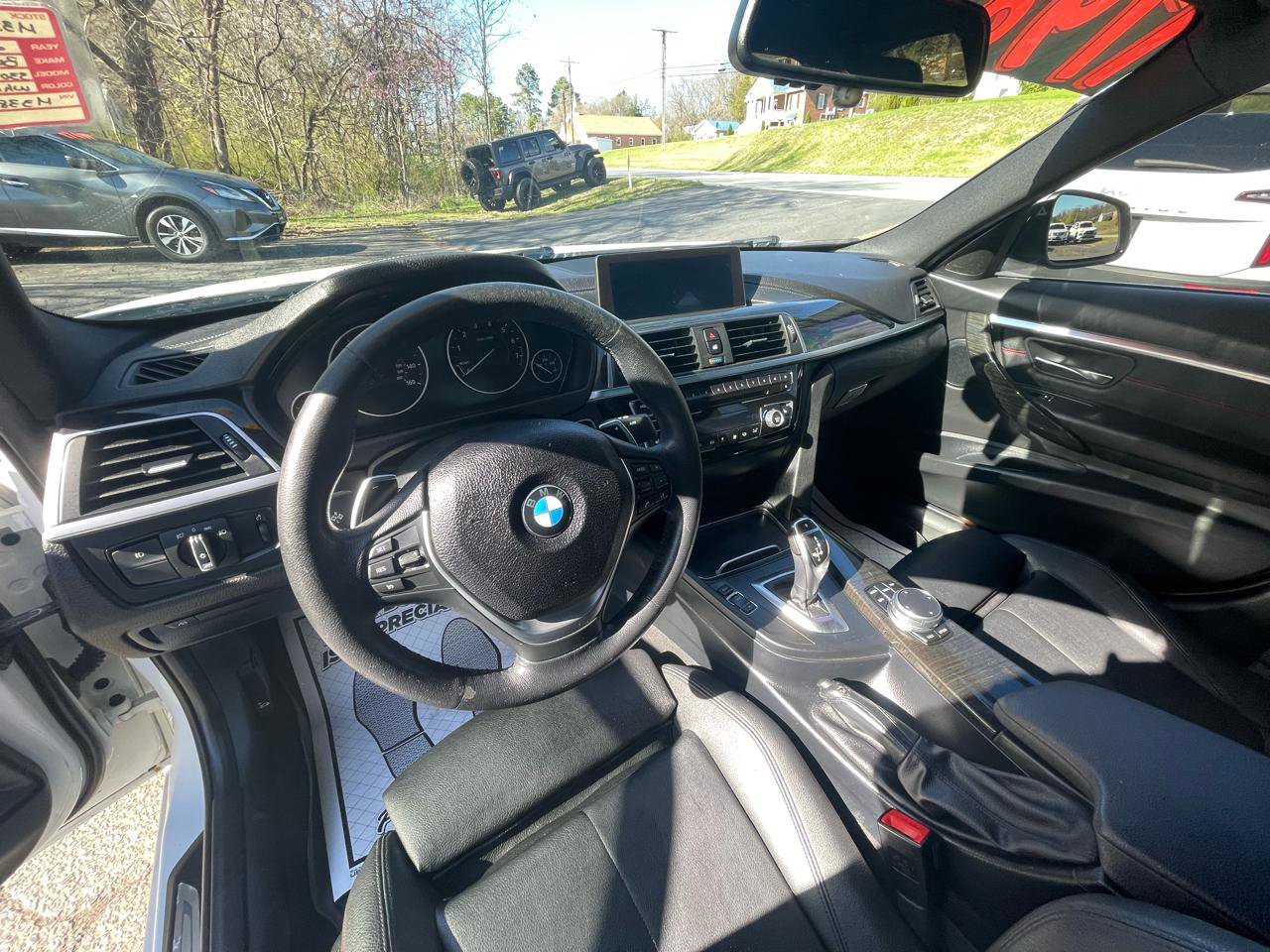 Used 2018 BMW 330i xDrive Sedan w/ Premium Package AWD/4WD image 18