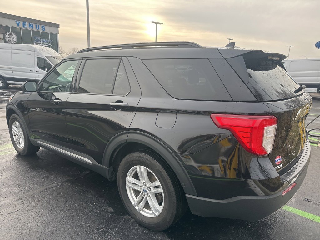 Used 2022 Ford Explorer XLT w/ Equipment Group 202A image 5