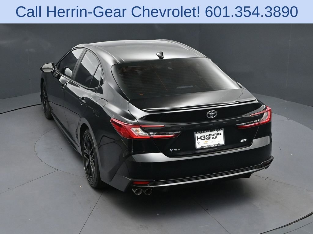 Used 2025 Toyota Camry SE image 34