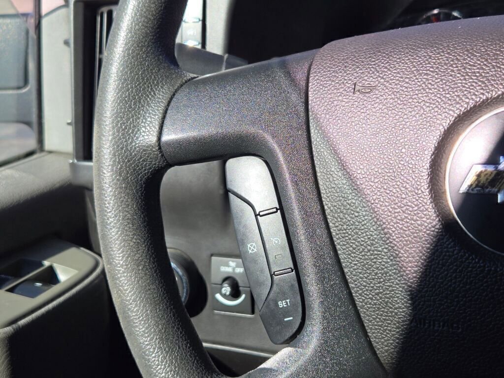 Used 2019 Chevrolet Express 3500 w/ Driver Convenience Package image 27