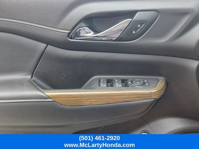 Used 2023 GMC Acadia SLE w/ Driver Convenience Package FWD image 30