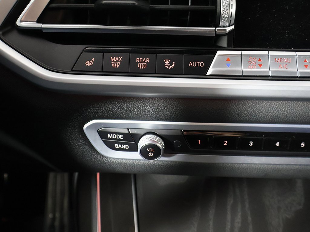 Used 2022 BMW X7 M50i image 54