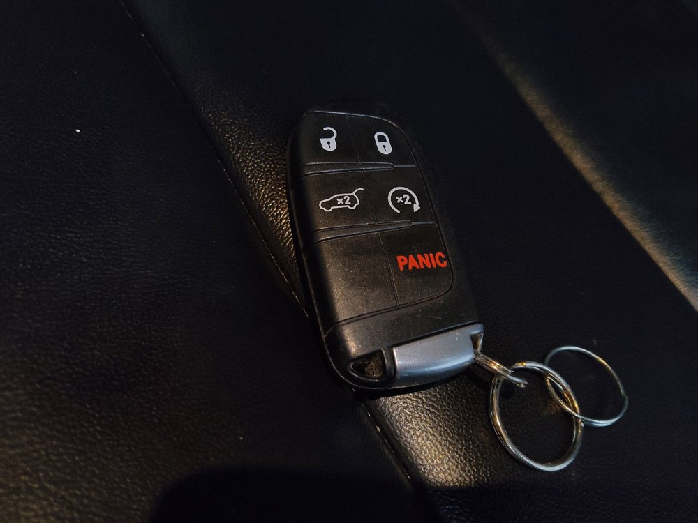 Used 2022 Jeep Grand Cherokee Limited RWD image 32