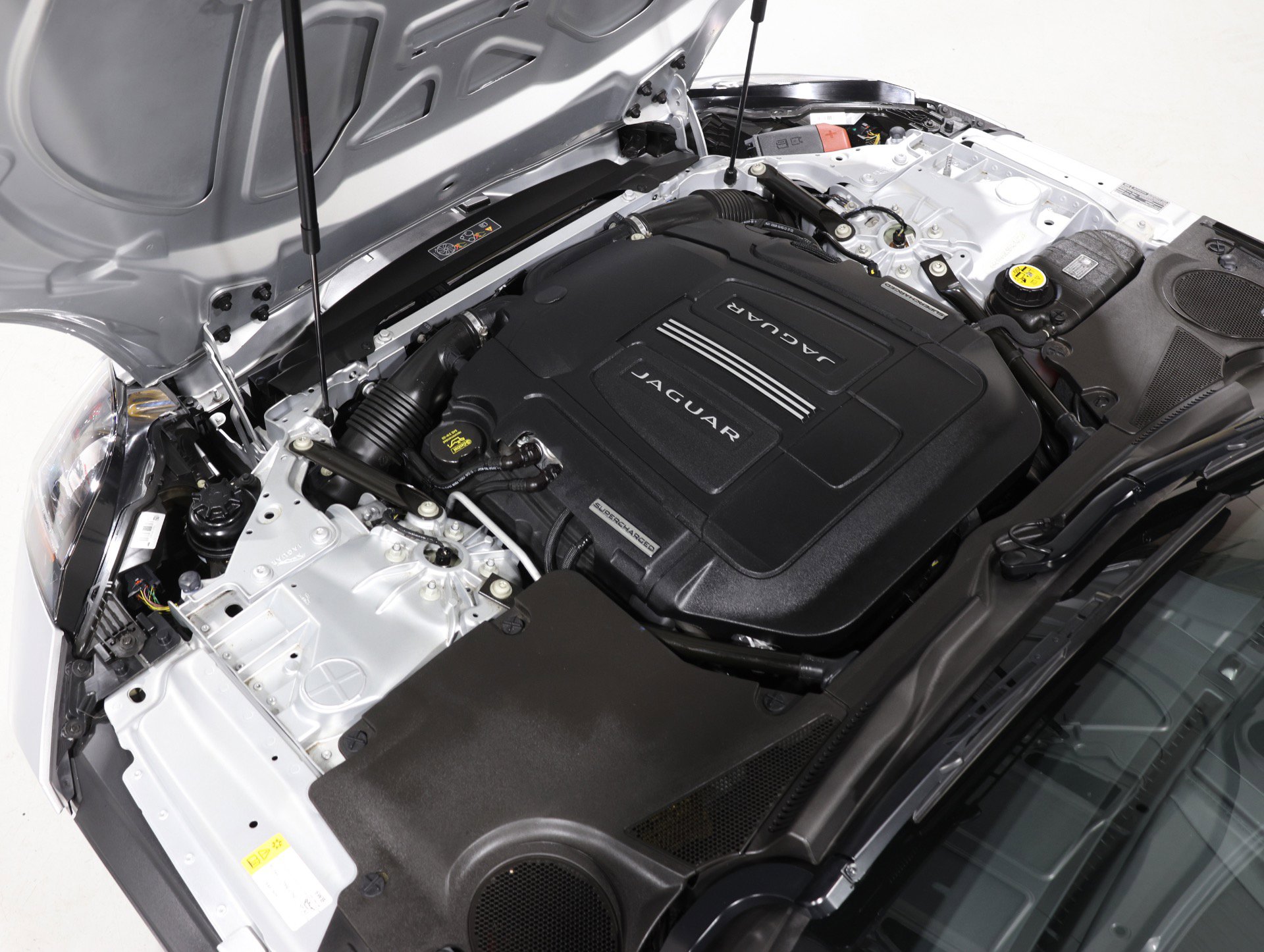 Used 2014 Jaguar F-TYPE S image 90