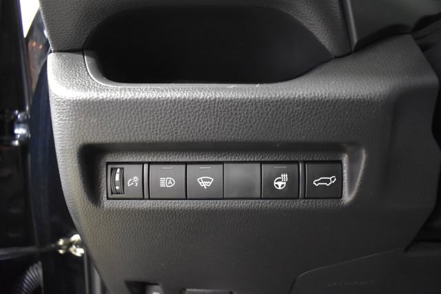 Used 2022 Toyota RAV4 SE w/ Weather & Moonroof Package AWD/4WD image 12