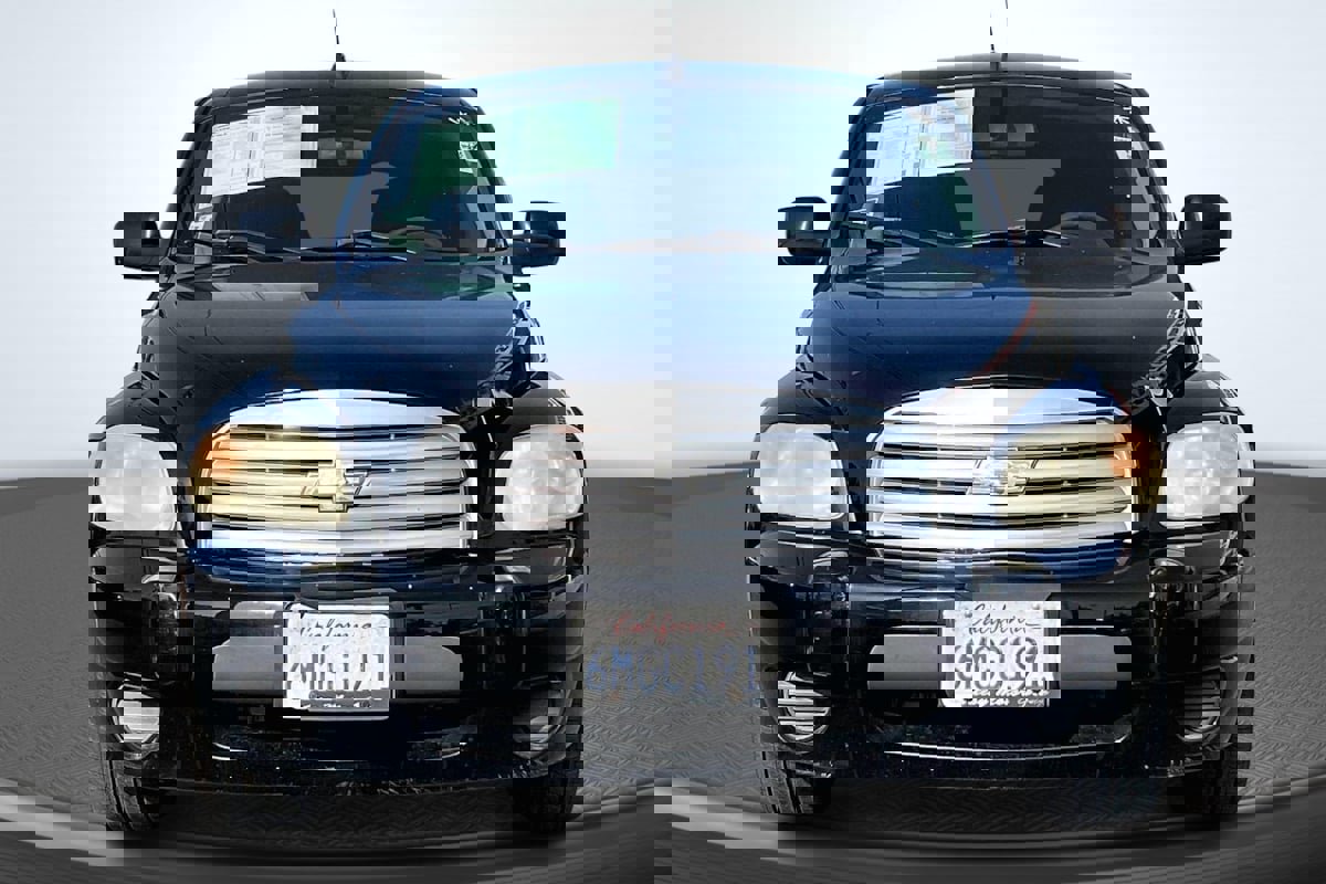 Used 2010 Chevrolet HHR LT image 3