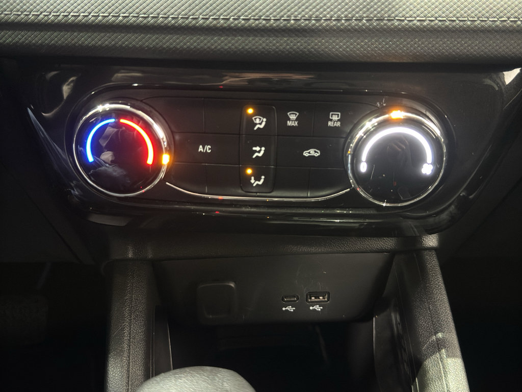 Used 2025 Chevrolet TrailBlazer LT AWD/4WD image 29