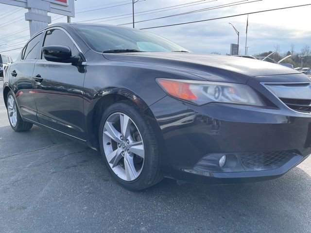 Used 2013 Acura ILX w/ Premium Package image 2