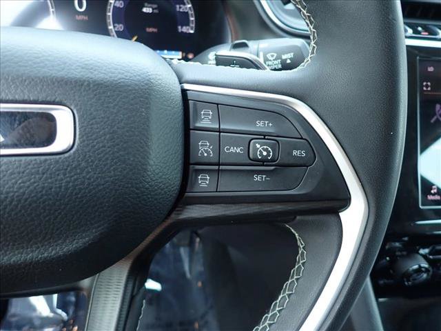 Used 2024 Jeep Grand Cherokee Laredo AWD/4WD image 15