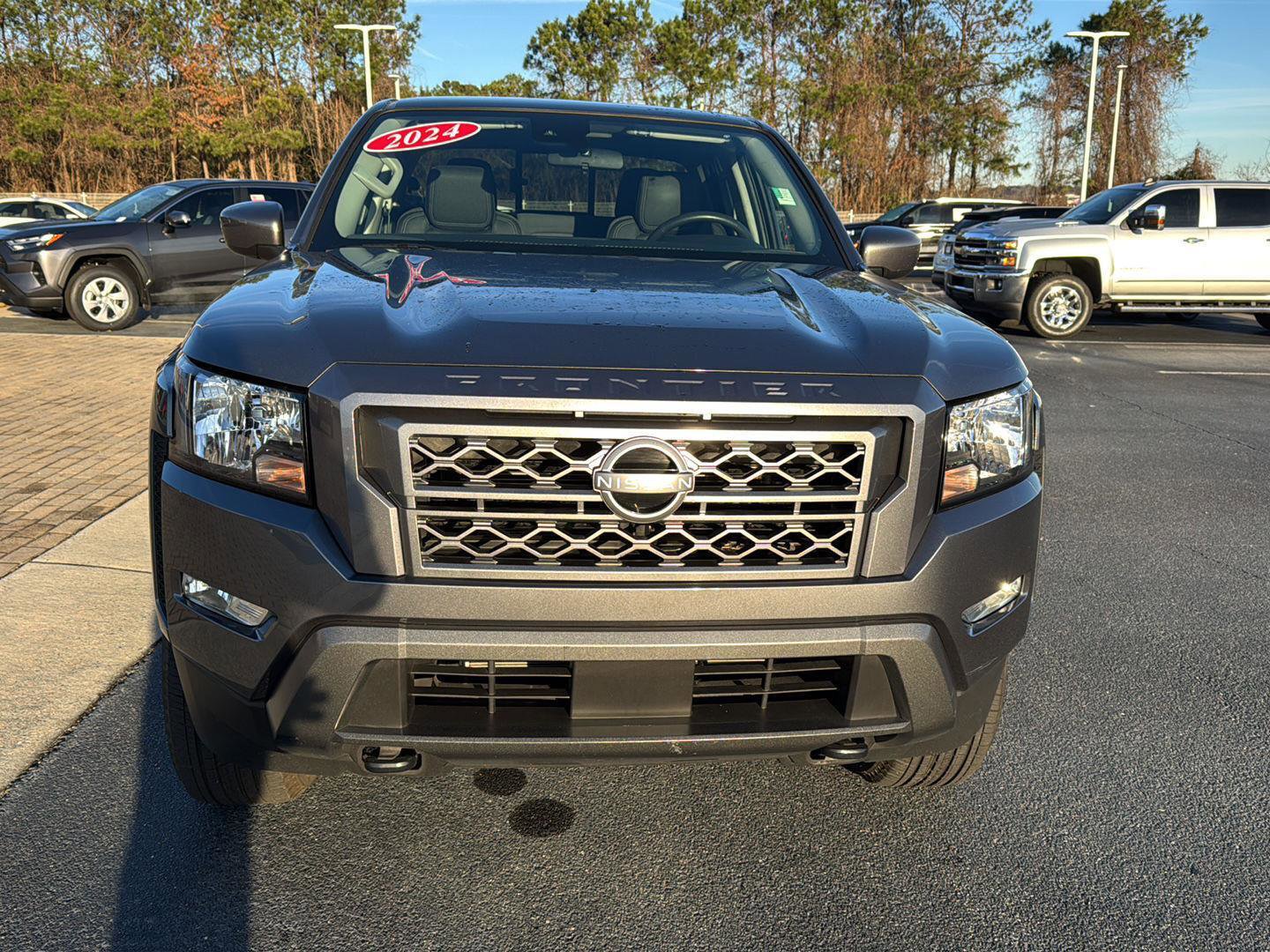 Used 2024 Nissan Frontier SV w/ SV Convenience Package image 7