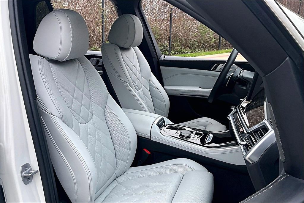Used 2024 BMW X5 sDrive40i w/ Premium Package image 10