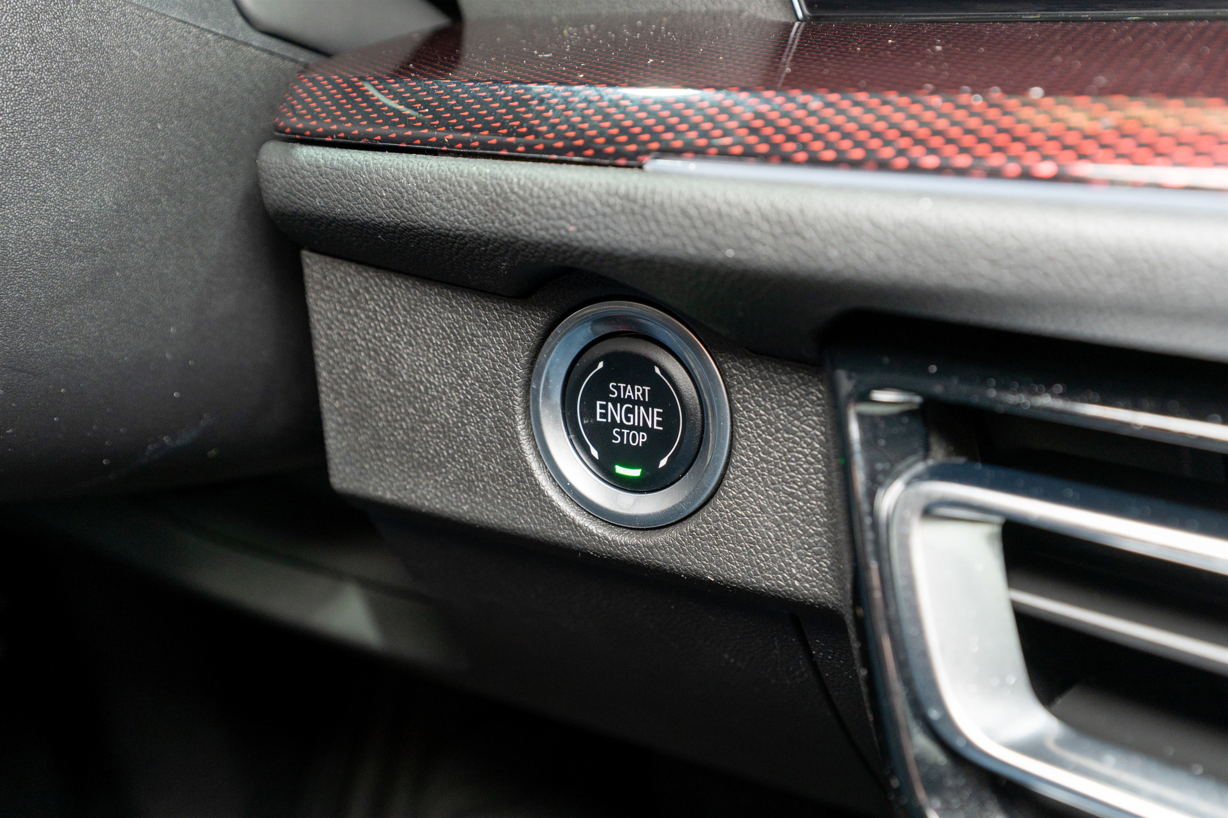 Used 2024 Chevrolet Traverse RS image 32