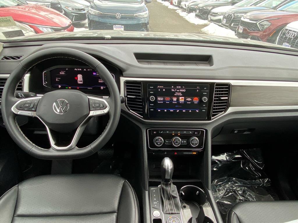 Certified 2022 Volkswagen Atlas SE image 9