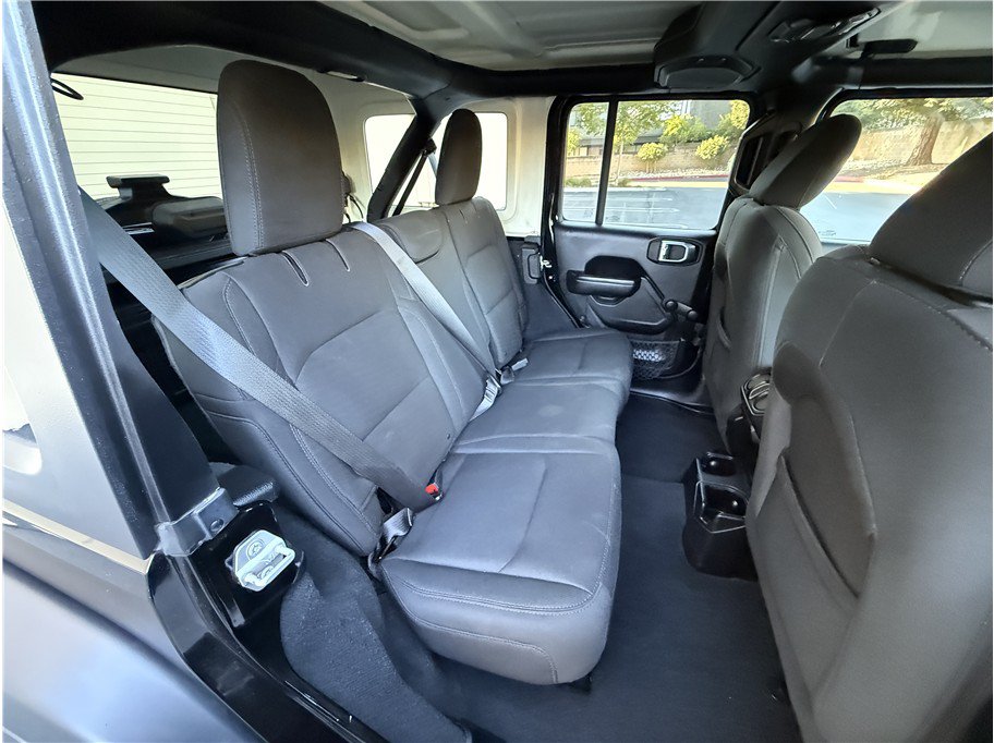 Used 2018 Jeep Wrangler Unlimited Sport AWD/4WD image 10