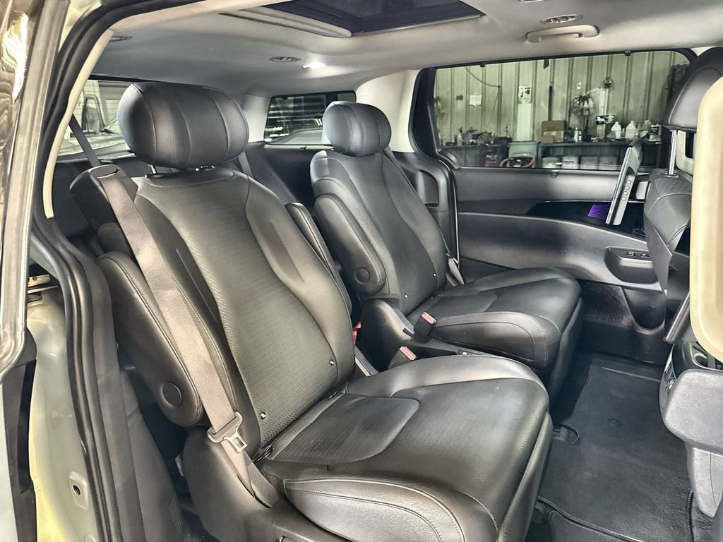 Used 2025 Kia Carnival SX Prestige FWD image 32
