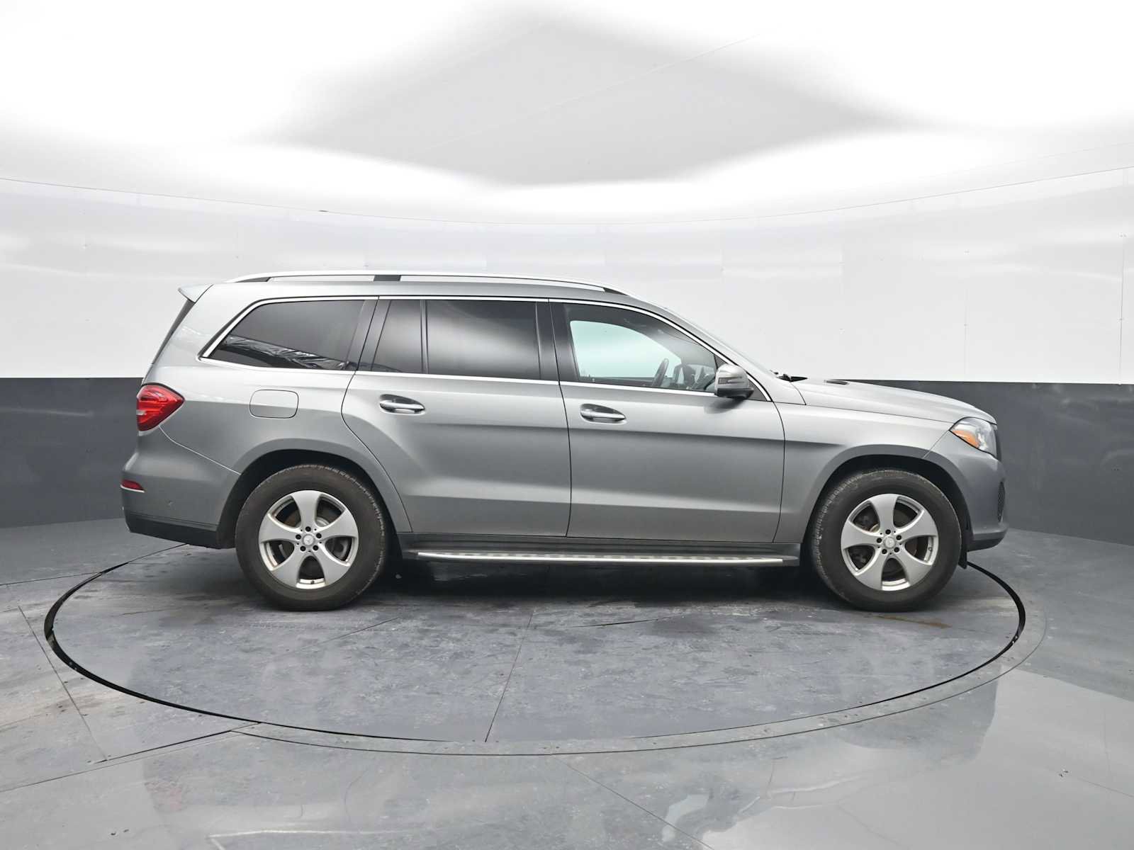 Used 2017 Mercedes-Benz GLS 450 4MATIC image 9