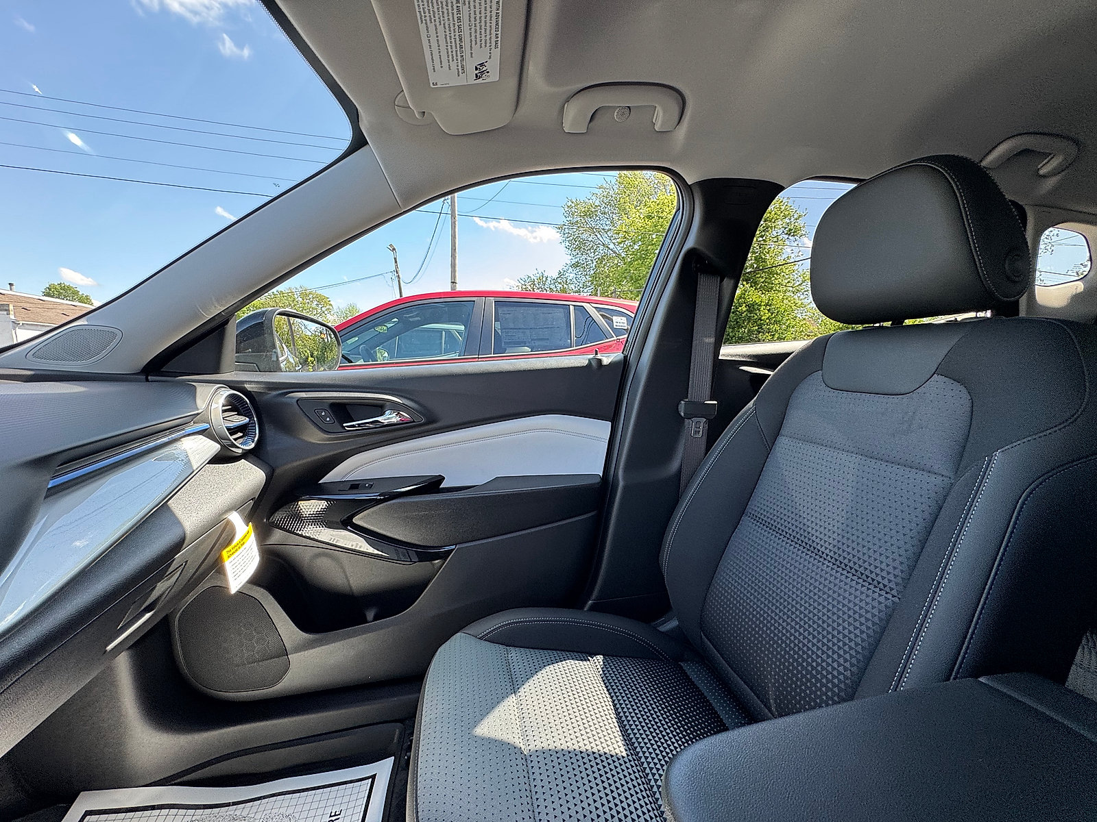 New 2026 Chevrolet Trax LT w/ Driver Confidence Package FWD image 9