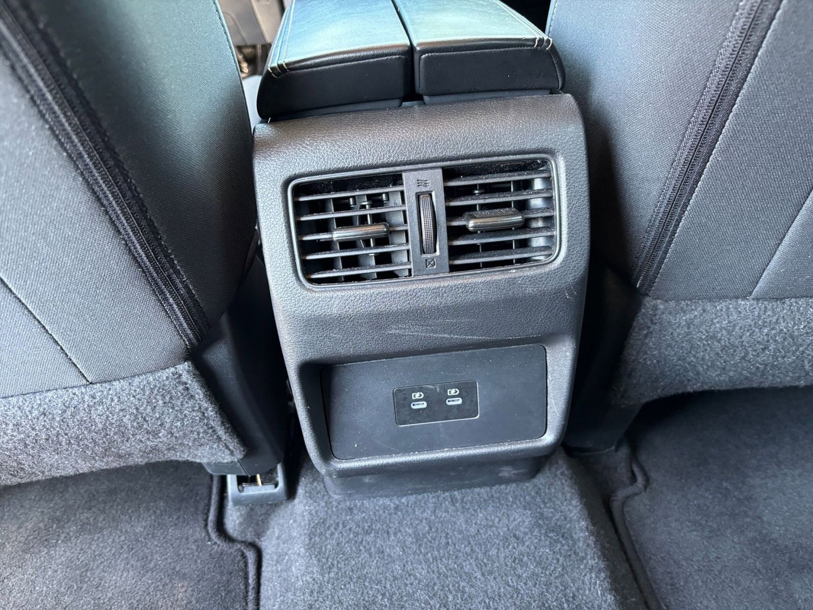 Used 2025 Nissan Rogue SV FWD image 25