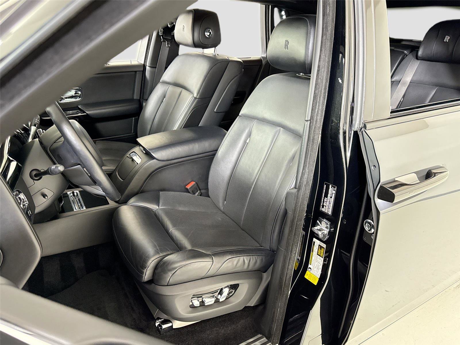 Used 2019 Rolls-Royce Phantom Sedan RWD image 14