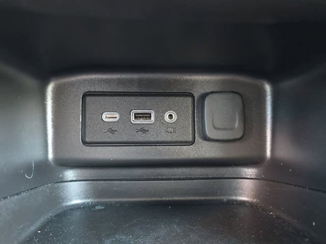 Used 2023 Chevrolet Equinox LT FWD image 24
