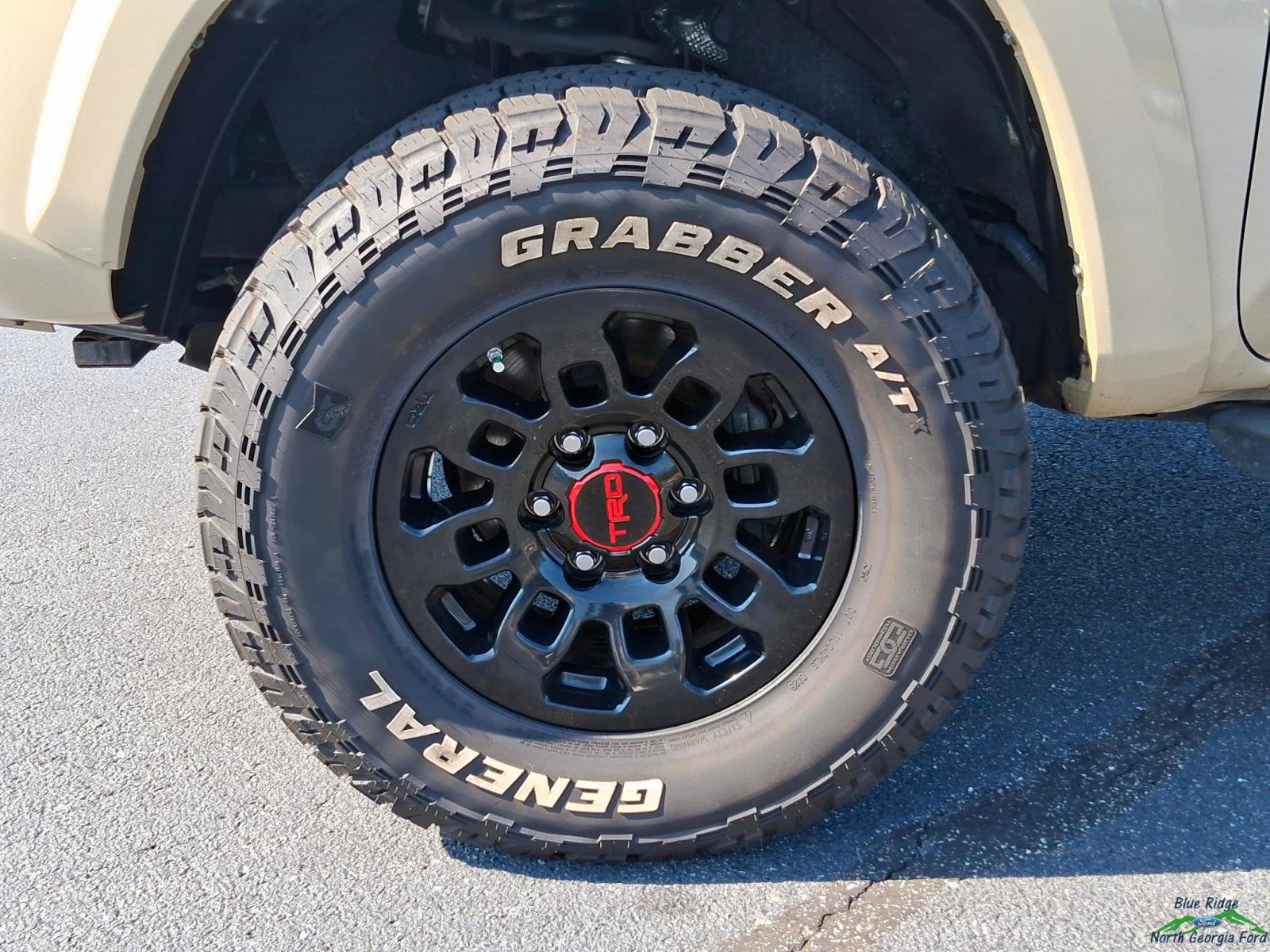 Used 2019 Toyota Tacoma SR5 RWD image 9