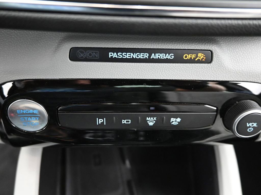 Used 2023 Ford Escape Platinum w/ Premium Technology Package image 21