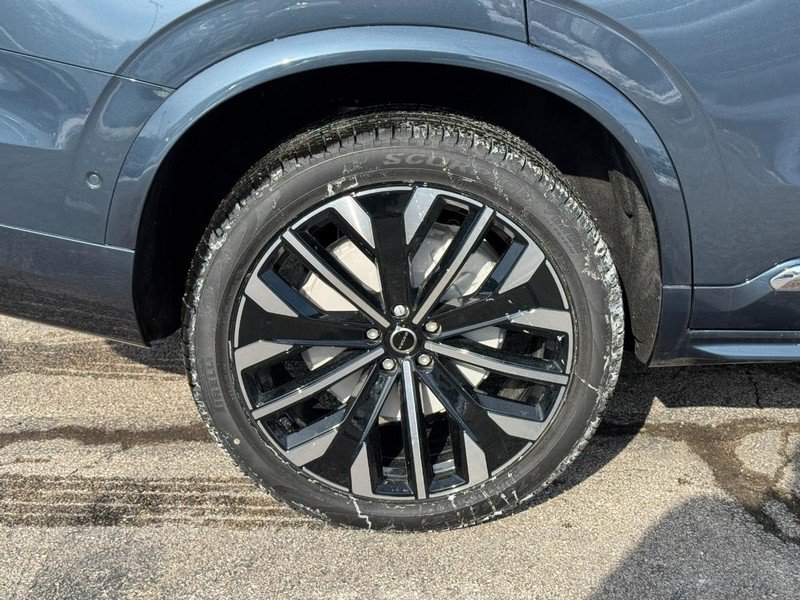 New 2026 Volvo XC90 T8 Plus w/ Protection Package Premier AWD/4WD image 4