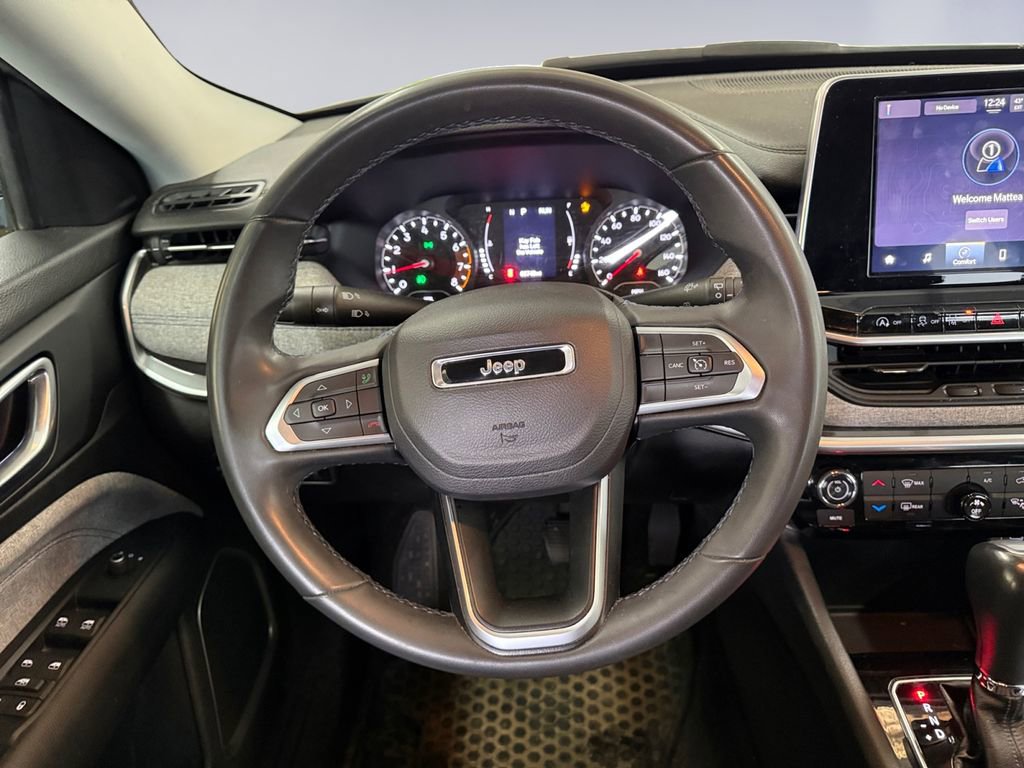 Used 2022 Jeep Compass Latitude image 13