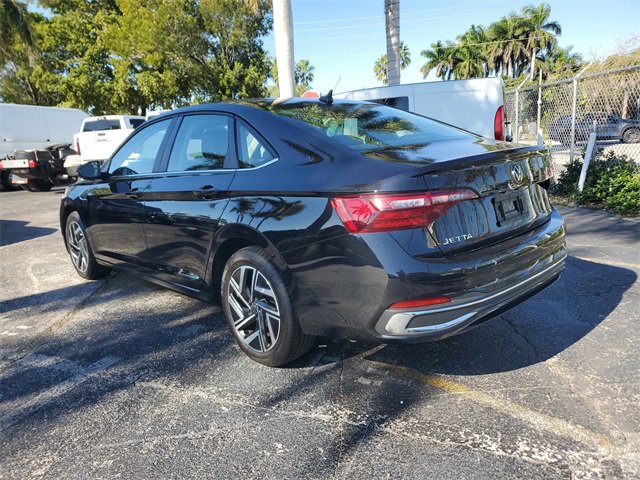 Used 2024 Volkswagen Jetta SEL image 4