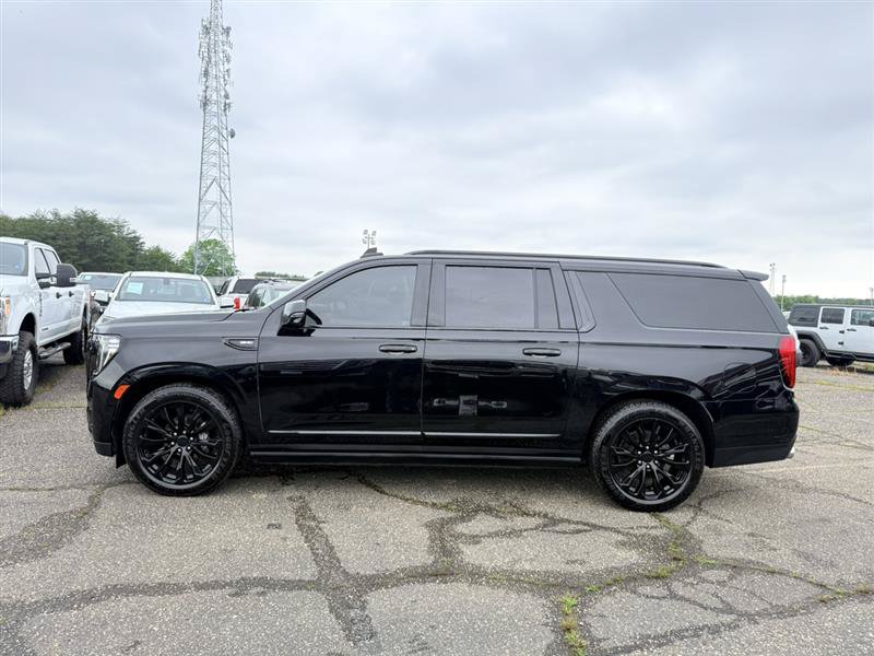 Used 2022 GMC Yukon XL Denali w/ Max Trailering Package AWD/4WD image 8