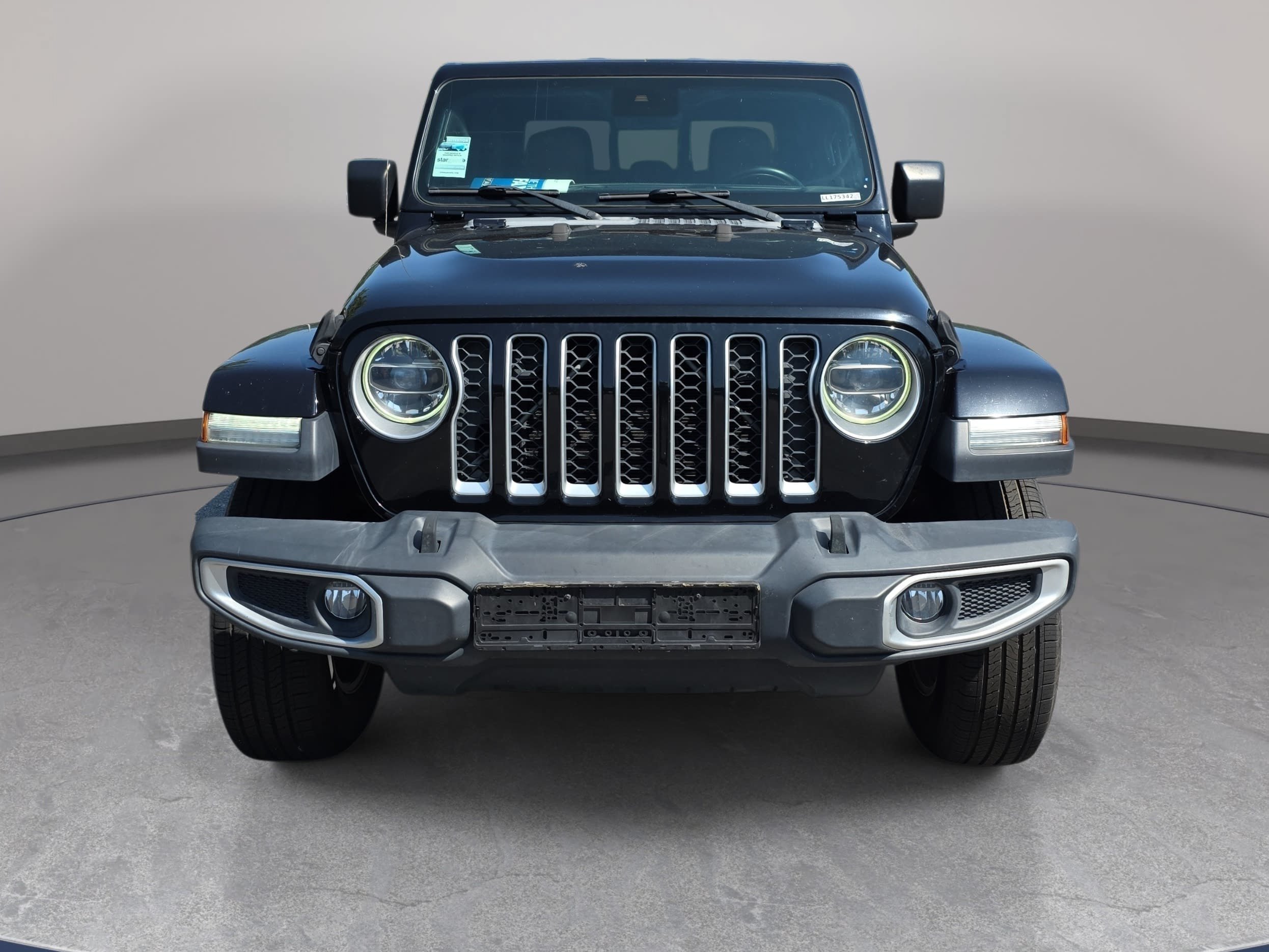 Used 2020 Jeep Gladiator Overland AWD/4WD image 2