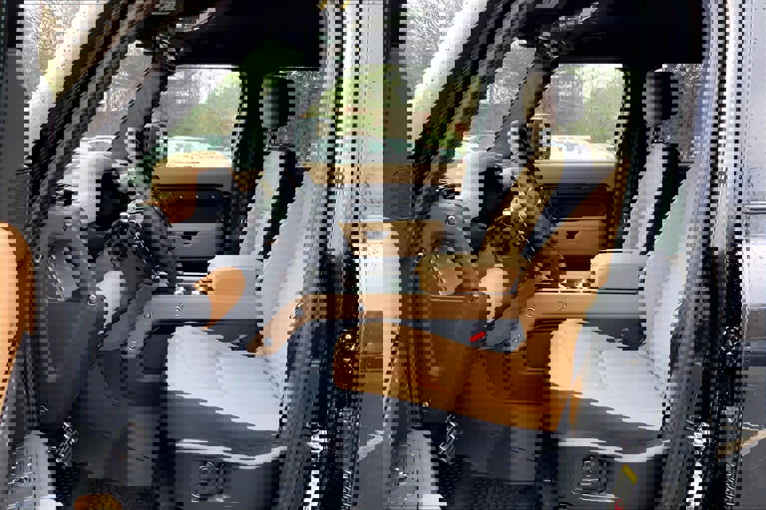 New 2026 Land Rover Defender 110 V8 image 13