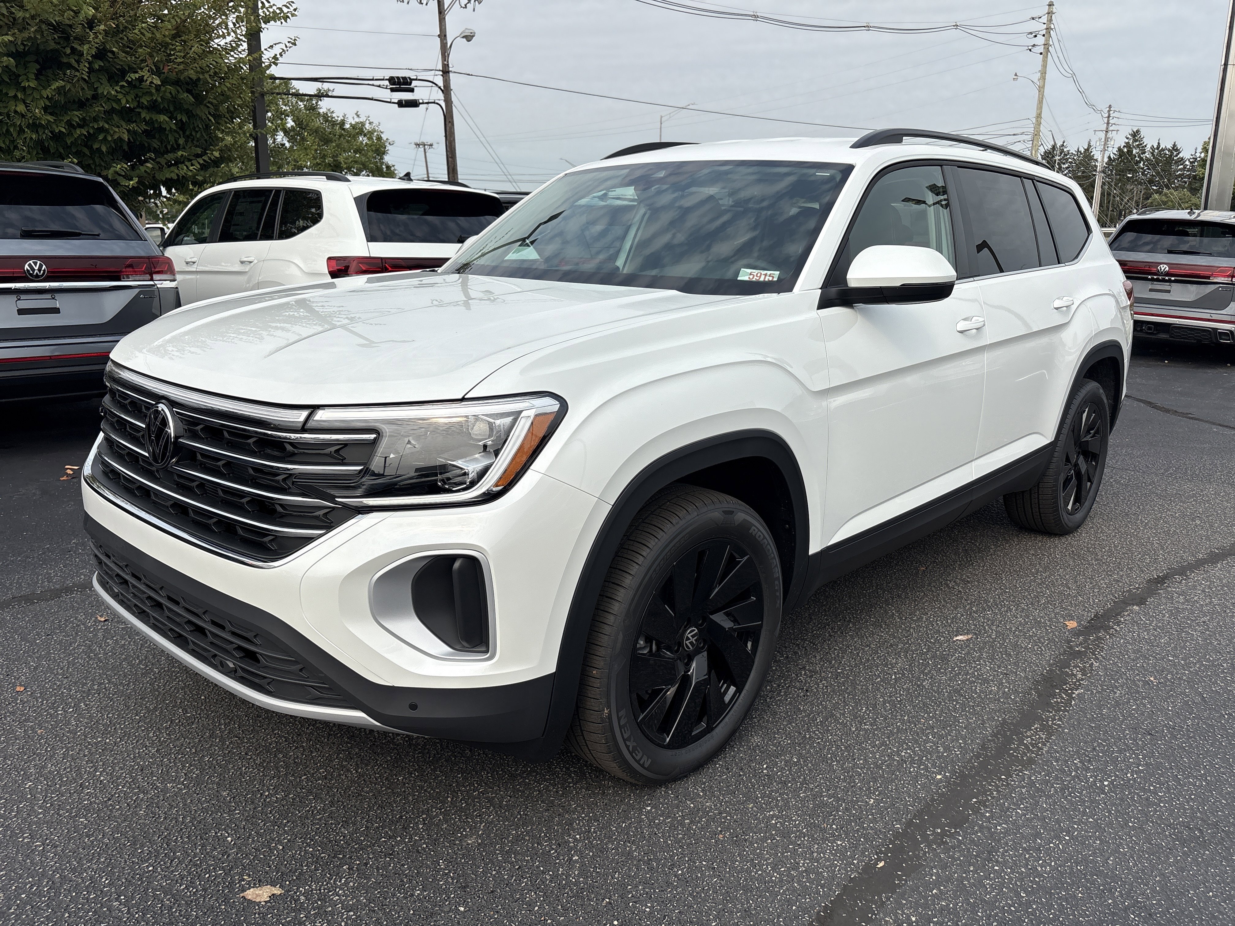 New 2026 Volkswagen Atlas SE image 4