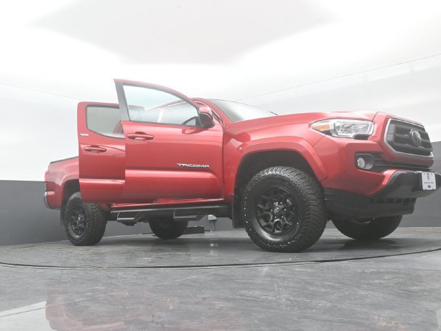 Used 2021 Toyota Tacoma SR5 AWD/4WD image 29