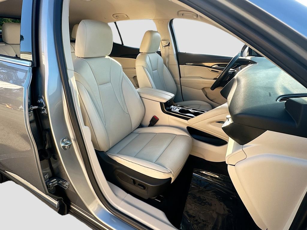 Used 2023 Buick Envision Essence image 26
