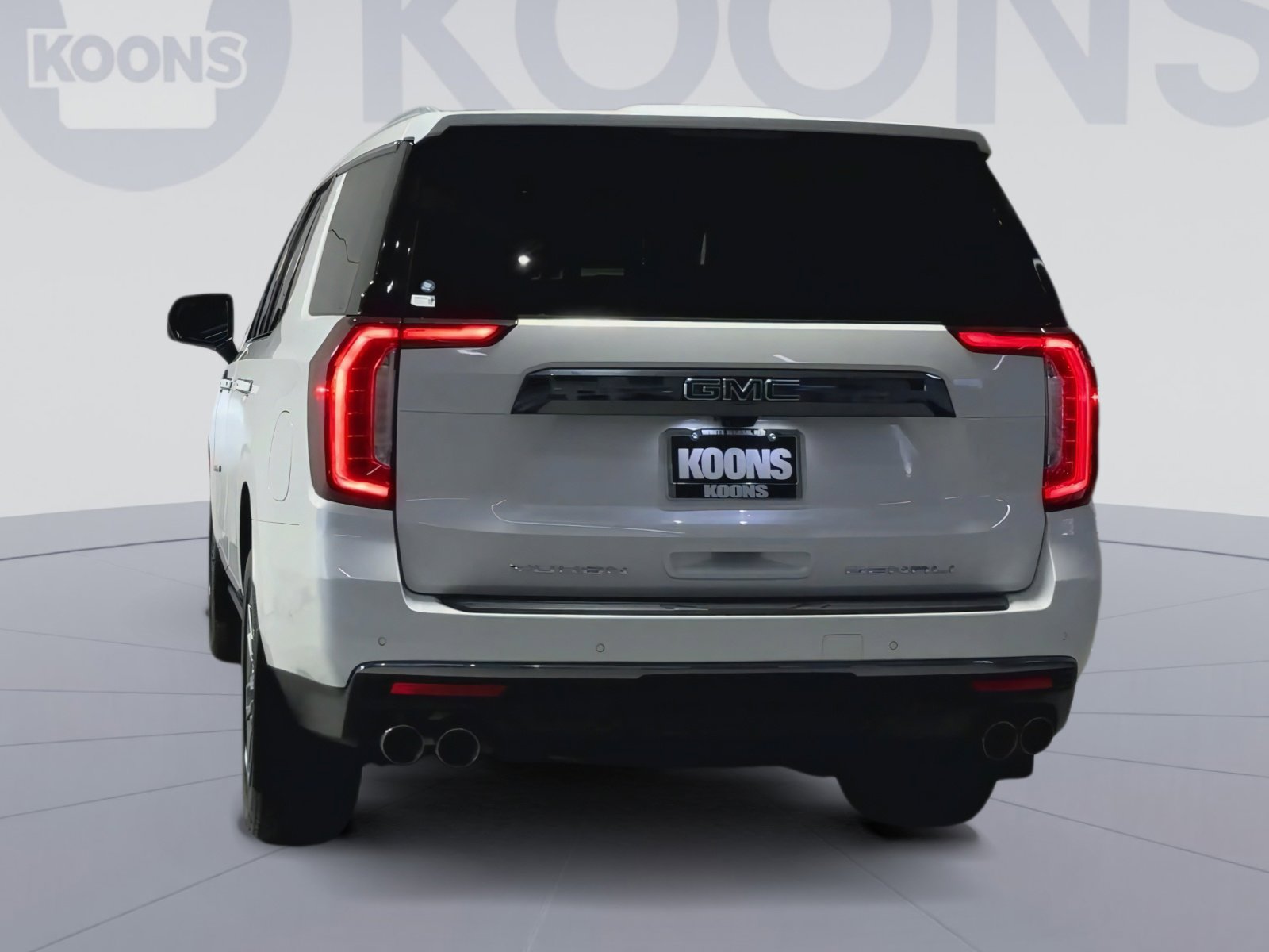 Used 2023 GMC Yukon Denali Ultimate AWD/4WD image 10