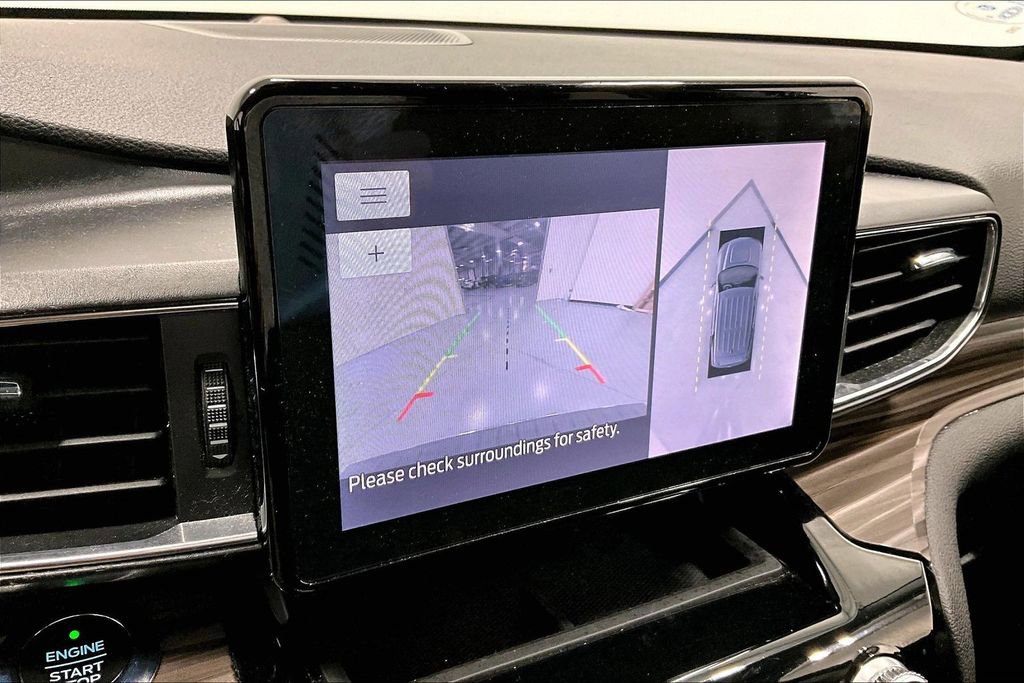 Used 2021 Ford Explorer Limited w/ Equipment Group 301A image 29