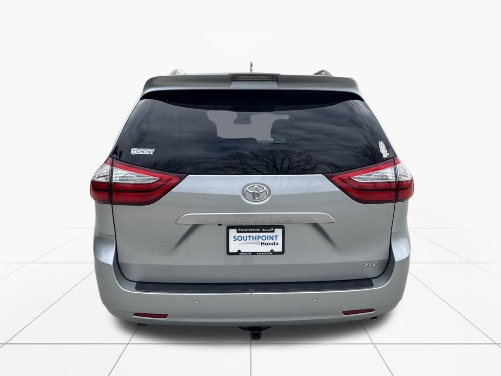 Used 2019 Toyota Sienna XLE image 7