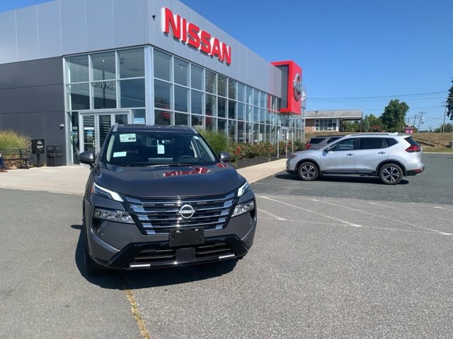 New 2026 Nissan Rogue Platinum image 2